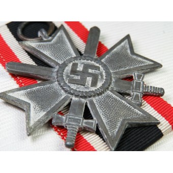 KVK2 1939 mit Schwerter, Kriegsverdienstkreuz, markiert 127. Espenlaub militaria